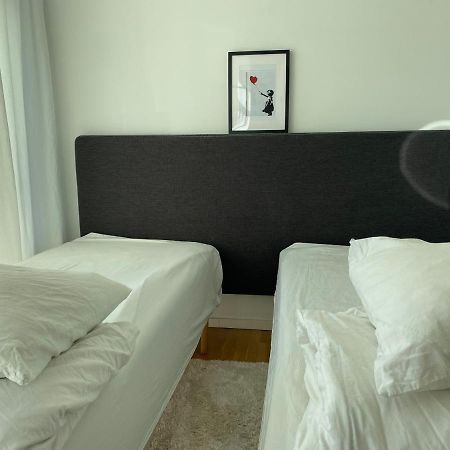 Exclusive 2 Level Etage Next To Arlanda-City Metro Стокхолм Екстериор снимка