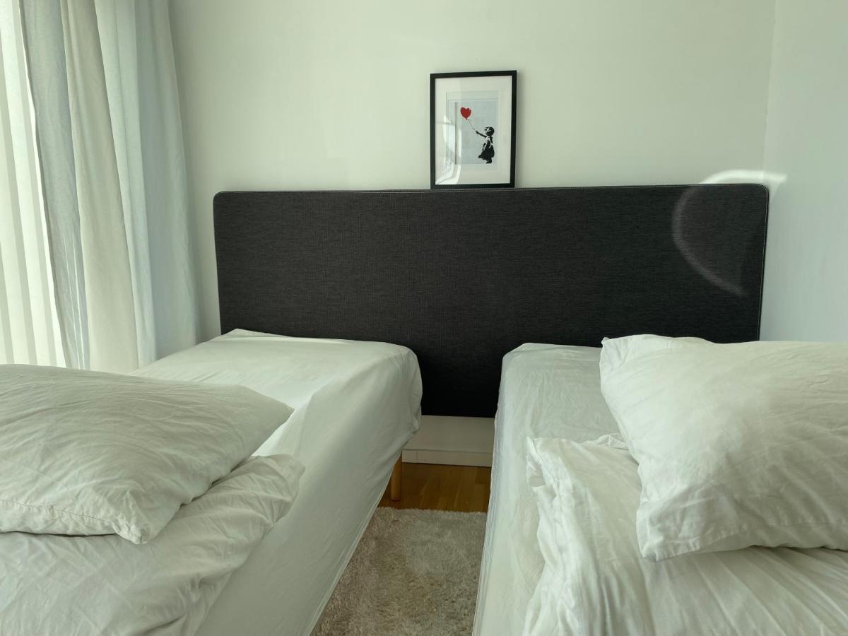 Exclusive 2 Level Etage Next To Arlanda-City Metro Стокхолм Екстериор снимка