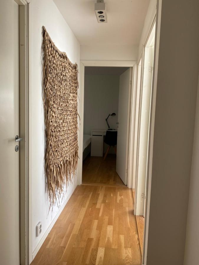 Exclusive 2 Level Etage Next To Arlanda-City Metro Стокхолм Екстериор снимка