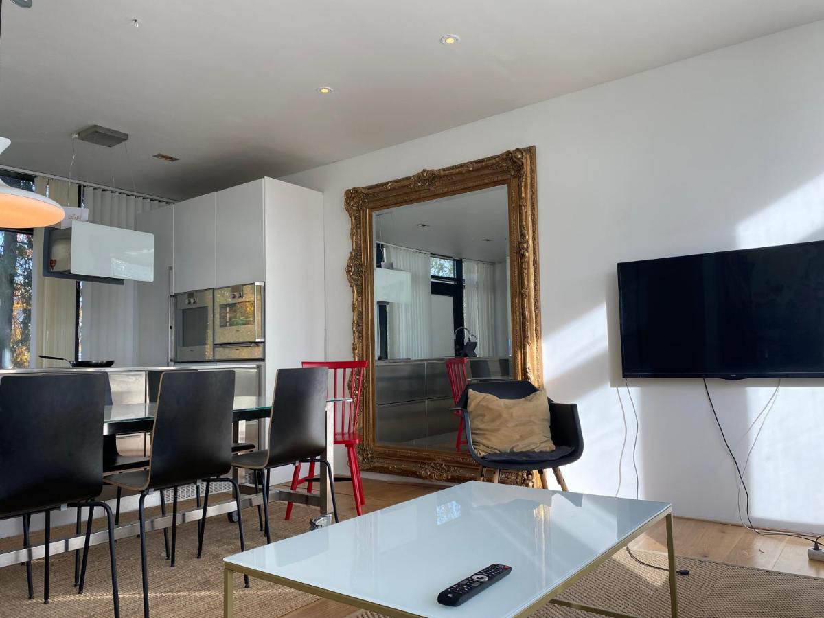 Exclusive 2 Level Etage Next To Arlanda-City Metro Стокхолм Екстериор снимка