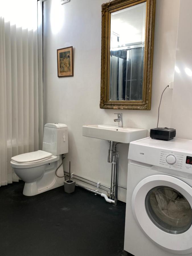 Exclusive 2 Level Etage Next To Arlanda-City Metro Стокхолм Екстериор снимка