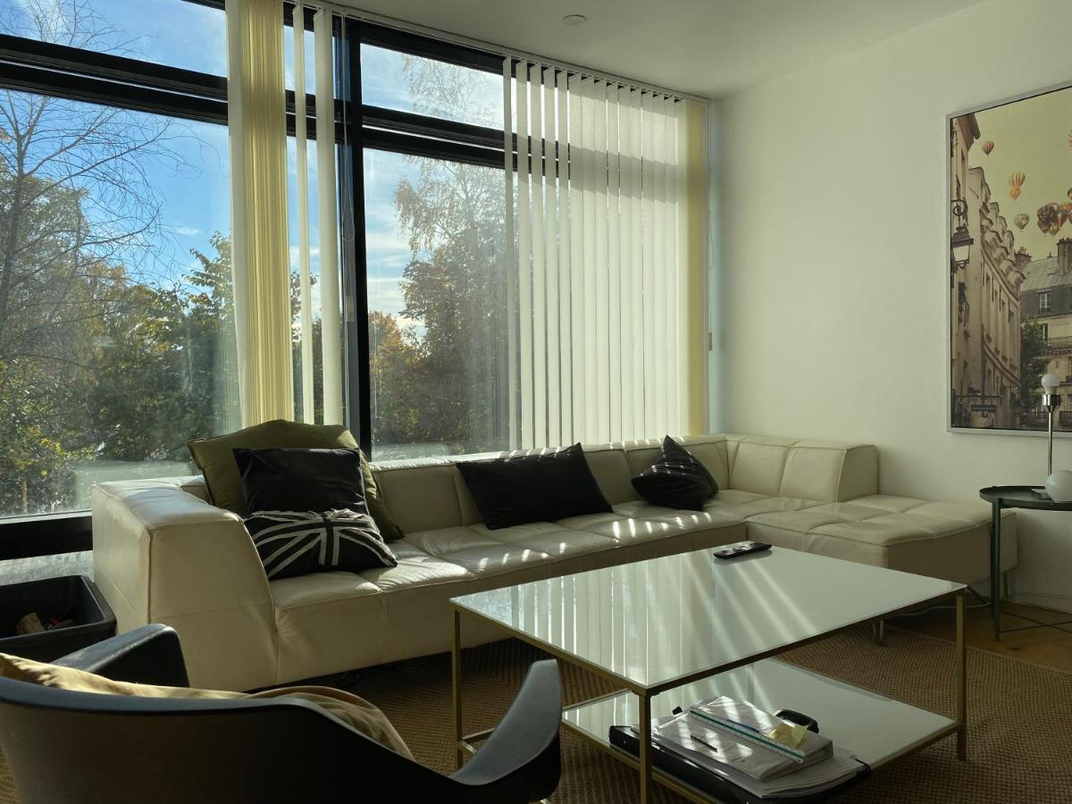 Exclusive 2 Level Etage Next To Arlanda-City Metro Стокхолм Екстериор снимка