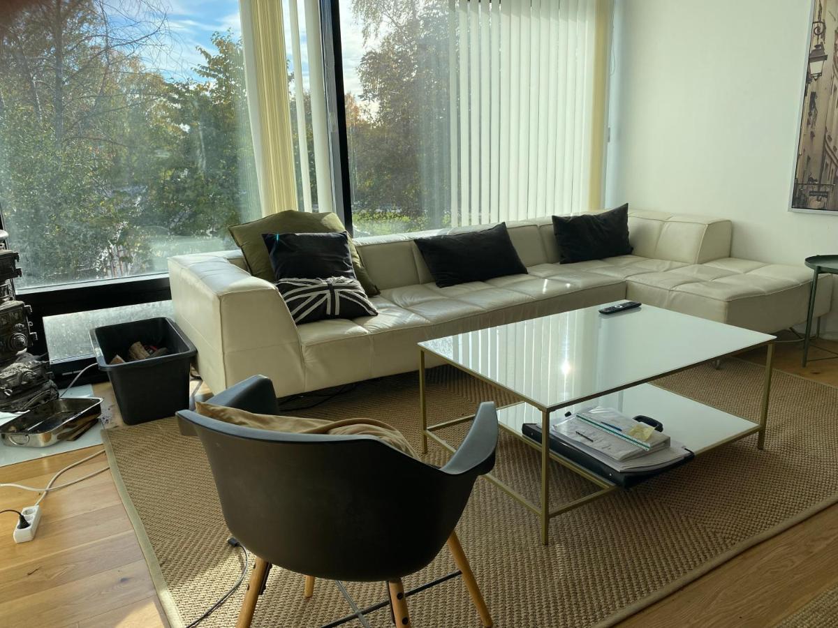 Exclusive 2 Level Etage Next To Arlanda-City Metro Стокхолм Екстериор снимка
